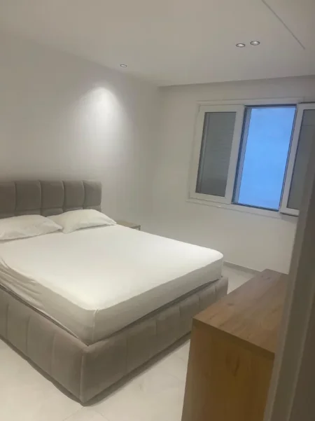 Tirane, jepet me qera apartament 2+1+Ballkon Kati 6, 100 m² 450 € (Bar Artisti, Astir)