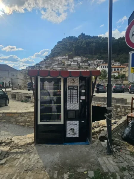 Durres, shes Shiten makinëta automatike Në gjendje shumë të mirë, ërdorim. 0692387400