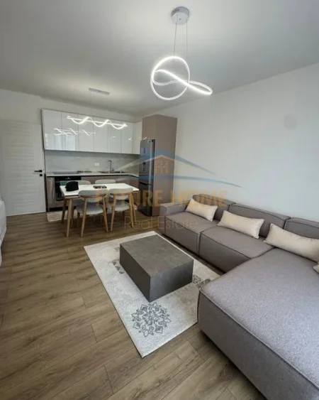 Tirane, jepet me qera apartament 2+1 Kati 5, 87 m² 550 € 