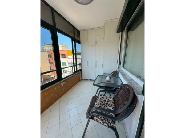 Tirane, jepet me qera apartament 2+1 Kati 9, 95 m² 850 € (Jepet me qira apartament 2+1 tek 21 Dhjetori!)