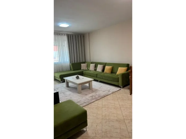 Tirane, jepet me qera apartament 2+1 Kati 9, 95 m² 850 € (Jepet me qira apartament 2+1 tek 21 Dhjetori!)