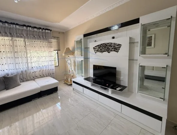Tirane, jepet me qera apartament 2+1 Kati 2, 102 m² 550 € 