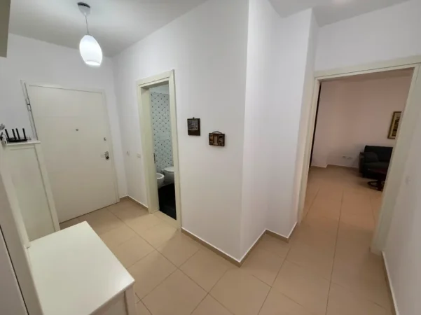 Tirane, jepet me qera apartament 2+1 Kati 2, (Ali Demi)