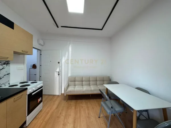 Tirane, jepet me qera apartament 1+1 Kati 3, 45 m² 550 € 