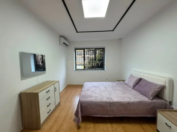 Tirane, jepet me qera apartament 1+1 Kati 3, 45 m² 550 € 