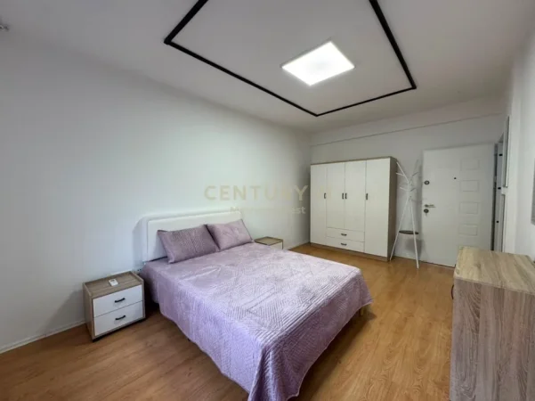 Tirane, jepet me qera apartament 1+1 Kati 3, 45 m² 550 € 