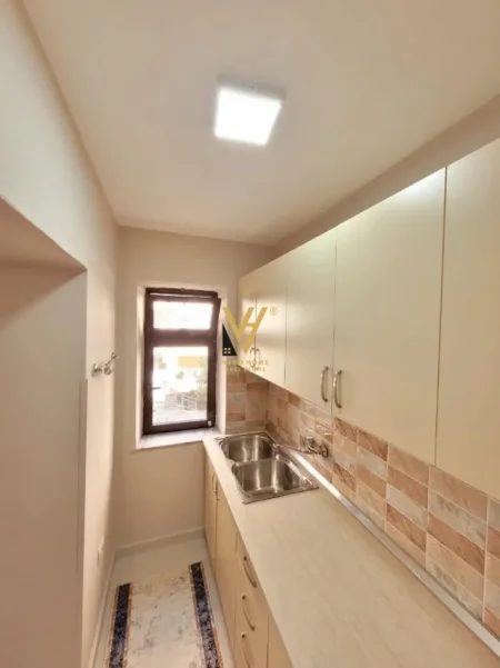 Tirane, jepet me qera apartament 2+1+Ballkon Kati 2, 76 m² 650 € (MYSLYM SHYRI)