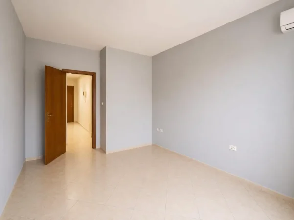 Tirane, shitet apartament 3+1 , 145 m² (Bllok)