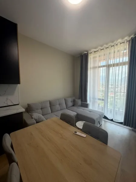 Tirane, jepet me qera apartament 2+1 Kati 8, 80 m² 700 € (Bulevardi I Ri)