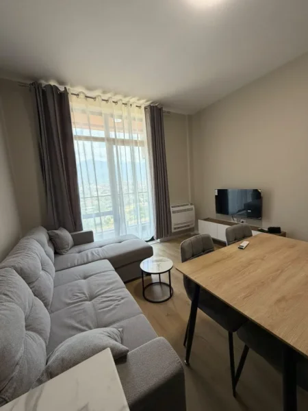 Tirane, jepet me qera apartament 2+1 Kati 8, 80 m² 700 € (Bulevardi I Ri)