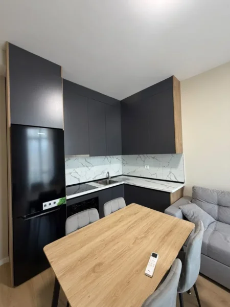 Tirane, jepet me qera apartament 2+1 Kati 8, 80 m² 700 € (Bulevardi I Ri)