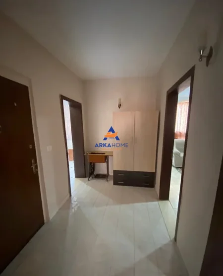 Tirane, jepet me qera apartament 2+1 Kati 5, 95 m² 730 € 