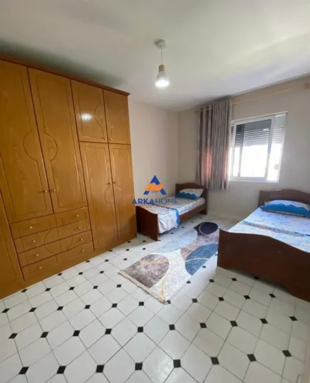 Tirane, jepet me qera apartament 2+1 Kati 5, 95 m² 730 € 