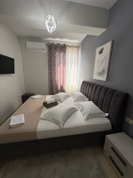 Tirane, shitet apartament 2+1+Aneks+Ballkon , 120 m² 300.000 € (ish parku i autobusave , globe)