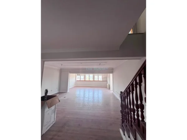 Hapësirë multifunksionale për qira te Ish Blloku, Tiranë Kati 8 (Vaso Pasha)