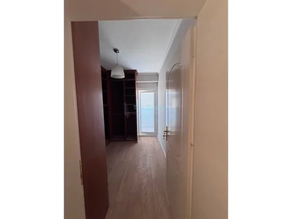 Hapësirë multifunksionale për qira te Ish Blloku, Tiranë Kati 8 (Vaso Pasha)