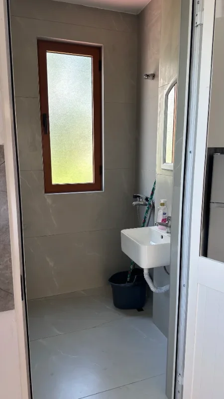 Tirane, jepet me qera Vile 1+1 Kati 2, 40 m² 450 € (rruga at zef pellumbi)