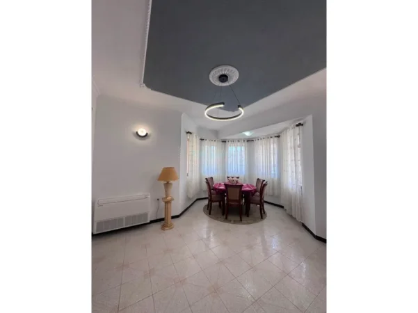Shqiperi, jepet me qera apartament 2+1+Ballkon Kati 2, 100 m² 600 € (Pjeter Budi)