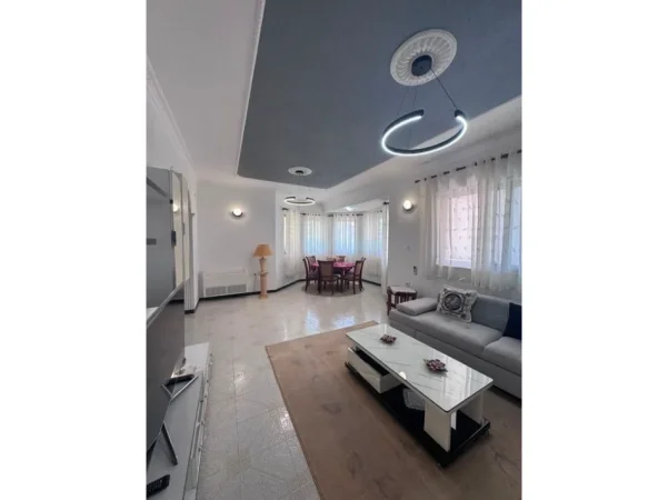 Shqiperi, jepet me qera apartament 2+1+Ballkon Kati 2, 100 m² 600 € (Pjeter Budi)
