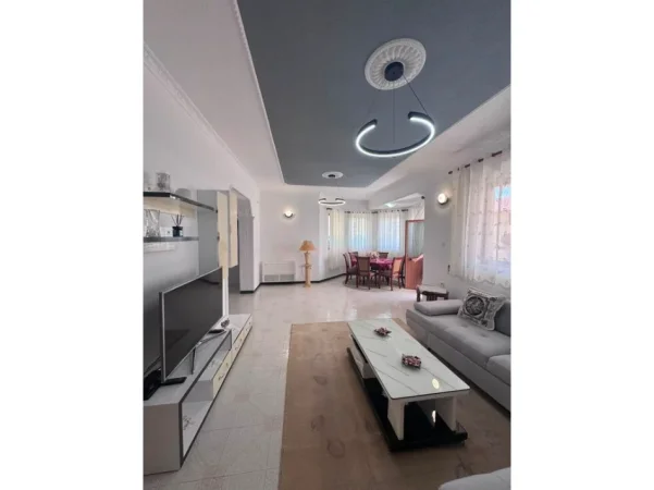 Shqiperi, jepet me qera apartament 2+1+Ballkon Kati 2, 100 m² 600 € (Pjeter Budi)