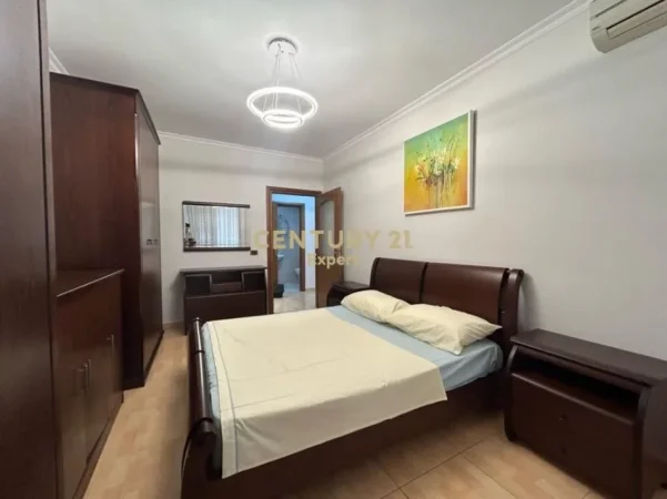 Tirane, jepet me qera apartament 2+1 Kati 5, 112 m² 700 € (JEPET ME QIRA APARTAMENT 2+1+2 TEK JOENA,21 DHJETORI)
