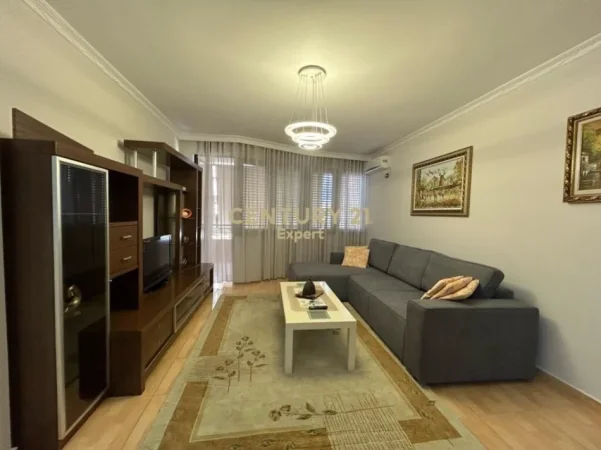 Tirane, jepet me qera apartament 2+1 Kati 5, 112 m² 700 € (JEPET ME QIRA APARTAMENT 2+1+2 TEK JOENA,21 DHJETORI)