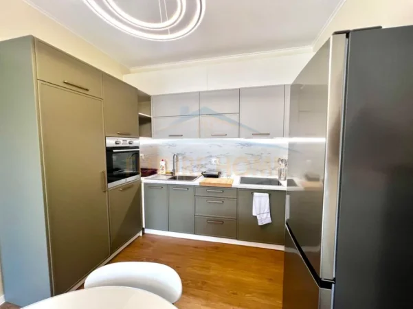 Tirane, jepet me qera apartament 2+1+Ballkon Kati 6, 86 m² 870 € (Tek Rezidenca Erli, Porcelan, Tirane)
