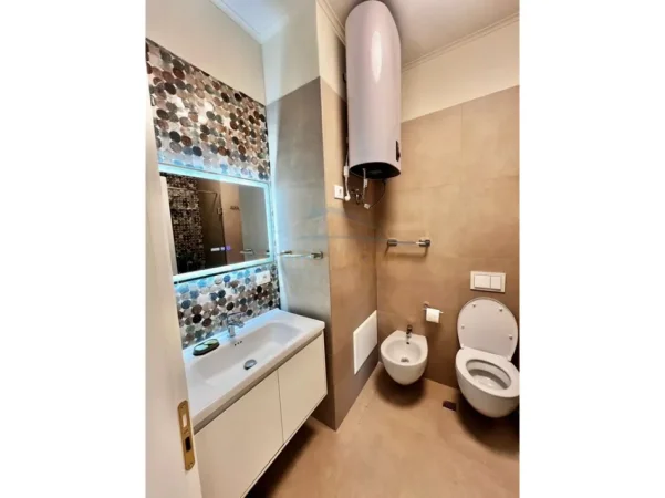 Tirane, jepet me qera apartament 2+1+Ballkon Kati 6, 86 m² 870 € (Tek Rezidenca Erli, Porcelan, Tirane)