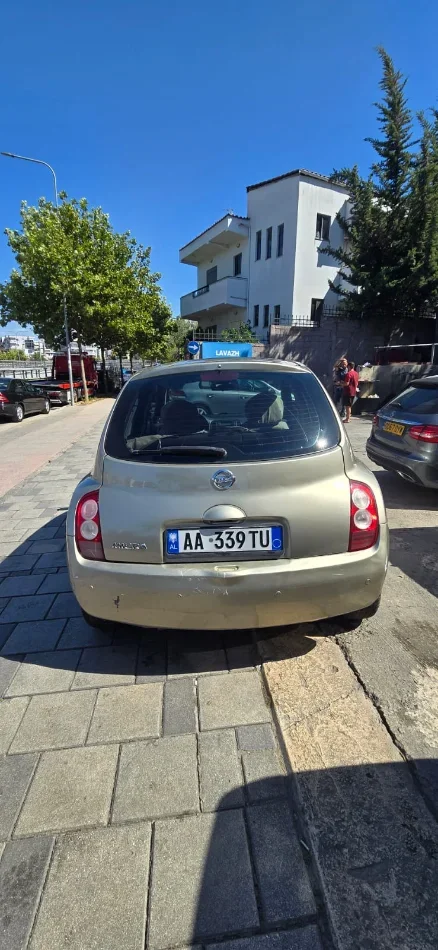 Tirane, shes makine Nissan Micra Benzin, bezhë automatik Kondicioner 150.000 km 2.200 €
