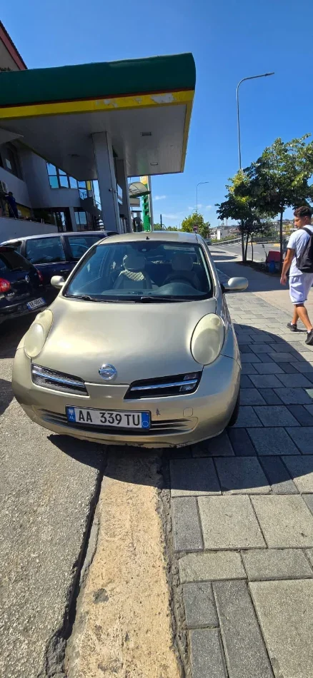 Tirane, shes makine Nissan Micra Benzin, bezhë automatik Kondicioner 150.000 km 2.200 €