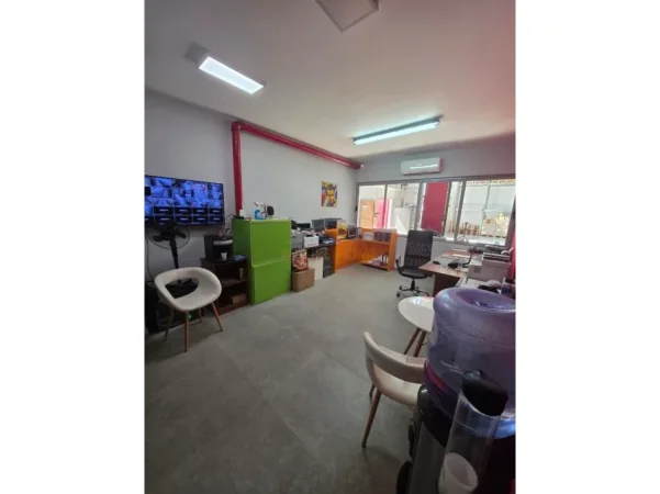 Tirane, shitet ambjent biznesi , 1.000 m² 1.800.000 € (Autostade Tirane Durres)
