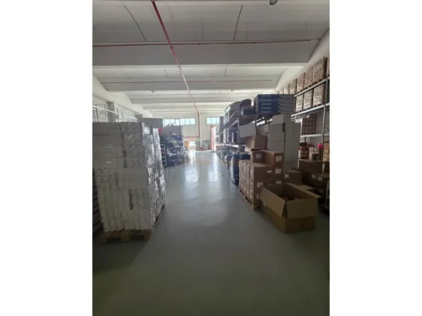 Tirane, shitet ambjent biznesi , 1.000 m² 1.800.000 € (Autostade Tirane Durres)