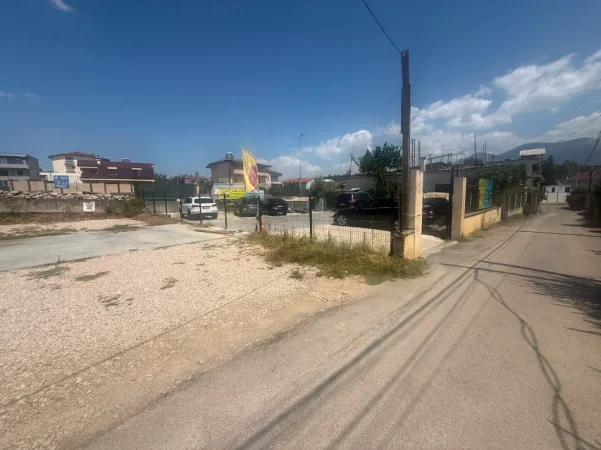 Tirane, shitet toke , 800 m² 210.000 € (sauk i ri , buze unazes madhe)