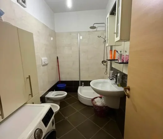 Tirane, shitet apartament 2+1 , 102 m² 190.000 € (rruga e dibres)