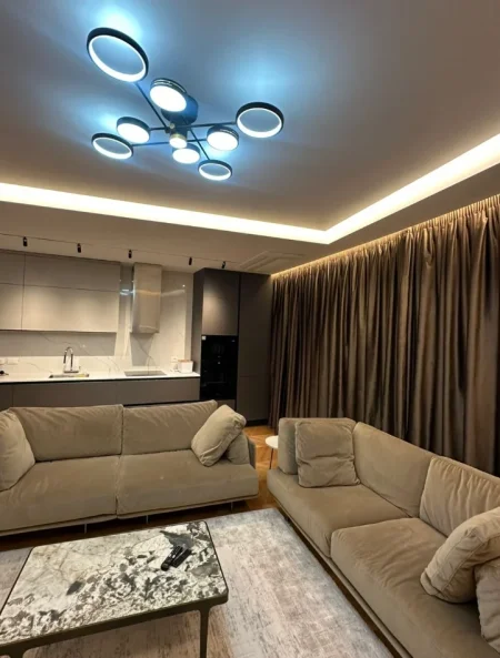Tirane, jepet me qera apartament 2+1 , 133 m² 3.000 € 