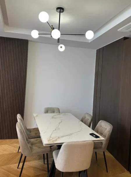 Tirane, jepet me qera apartament 2+1 , 133 m² 3.000 € 