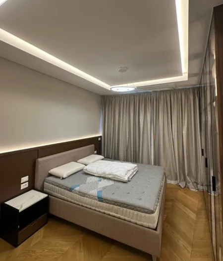 Tirane, jepet me qera apartament 2+1 , 133 m² 3.000 € 