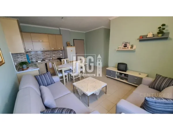 Tirane, jepet me qera apartament 1+1+Aneks+Ballkon Kati 1, 68 m² 380 € (fresku)