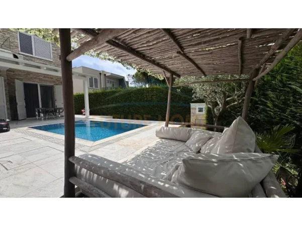 Durres, shitet Vile 3+1 Kati 2, 200 m² 545.000 € (gjiri lalezit)