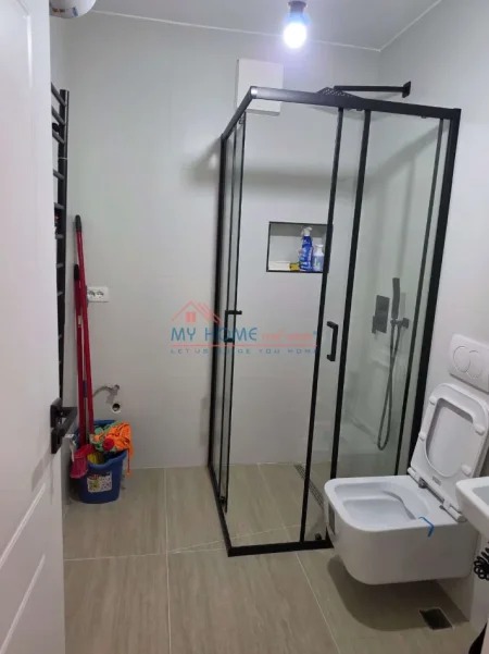 Tirane, jepet me qera apartament 2+1+Ballkon Kati 5, 98 m² 700 € (Rruga e Kavajes)