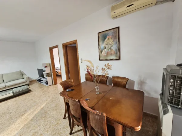 Tirane, jepet me qera apartament 2+1 Kati 9, 100 m²,Çmimi 50.000 Lekë të Reja, (Rruga Dritan Hoxha, Laprakë, Tiranë)