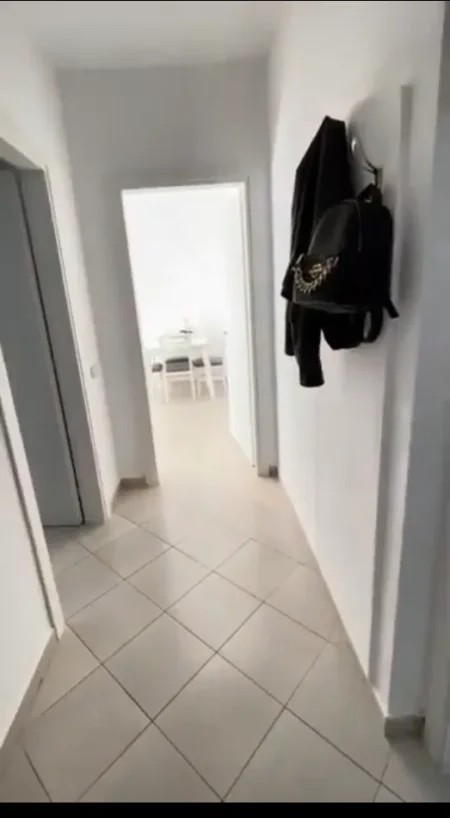 Tirane, jepet me qera apartament 1+1 Kati 4, 60 m² 430 € (Thoma Koxhaj)