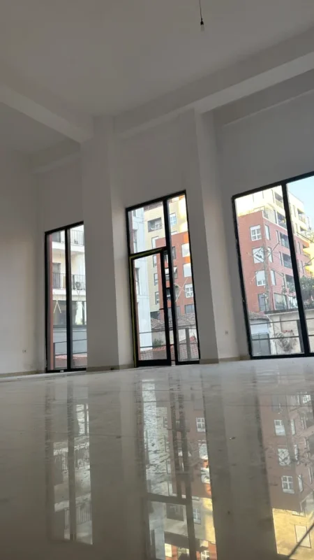 Tirane, jepet me qera Kati 0, 71 m² 1.200 € (Riza Cerova)
