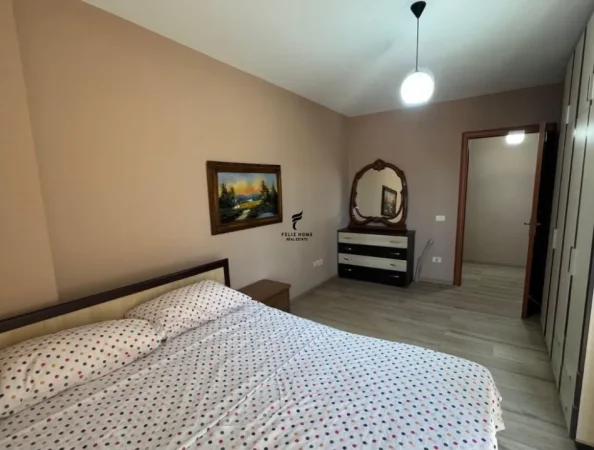 Tirane, jepet me qera apartament 1+1 Kati 4, 65 m² 500 € (STACIONI TRENIT)