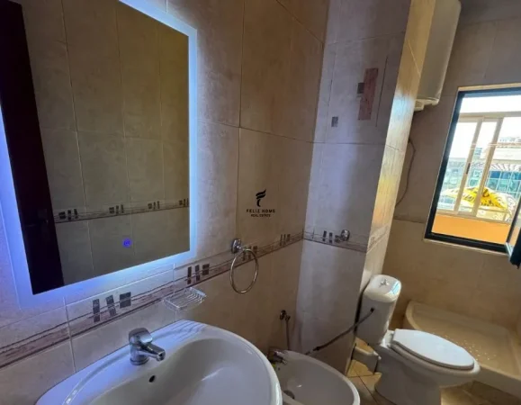 Tirane, jepet me qera apartament 1+1 Kati 4, 65 m² 500 € (STACIONI TRENIT)