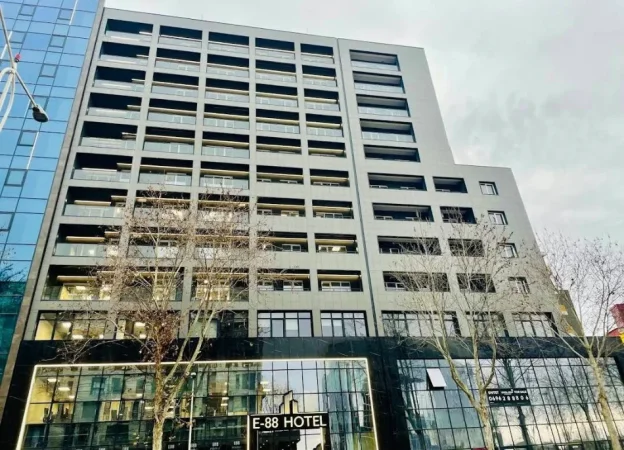 Tirane, shitet apartament 3+1+Aneks+Ballkon , 144 m² 260.000 € (laprake , rruga dritan hoxha , spitali ushtarak , ish dogana)