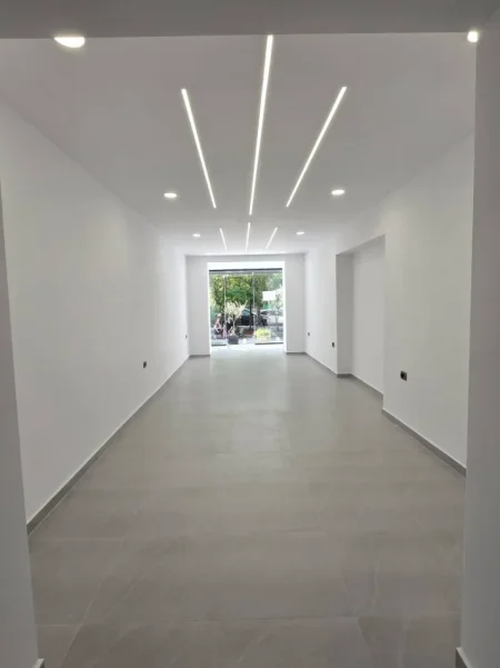 SHITET DYQAN NE PLAN TE PARE BUZE LANES/260.000 EURO