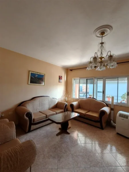 Tirane, jepet me qera apartament 3+1 Kati 3, 120 m² 500 € (PRANE QSUT)