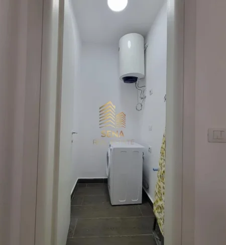 Tirane, jepet me qera apartament 1+1+Ballkon Kati 4, 70 m² 600 € (Oxhaku)
