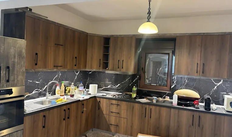 Tirane, jepet me qera shtepi 2+1 Kati 3, 120 m² 400 €